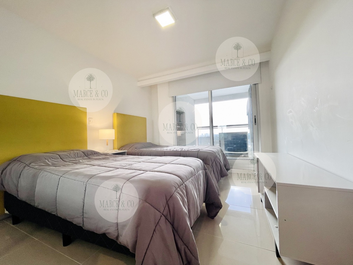 Apartamento ID.2430 - Apartamento de 2 Dormitorios y Parrillero con Vista al Mar en Playa Brava, Look Tower