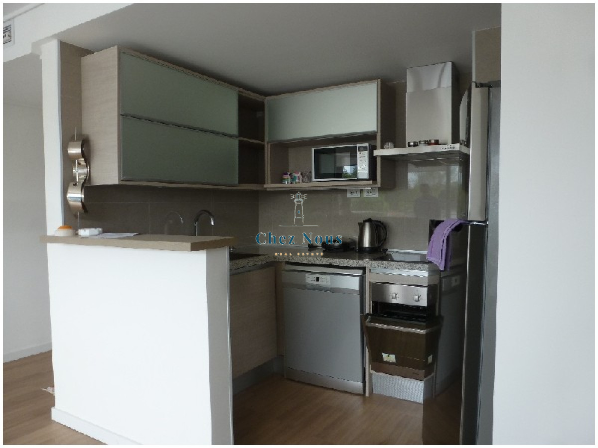 Apartamento ID.1221 - Alquiler temporal de apartamento de dos dormitorios con dos baños en Playa Mansa, Punta del Este