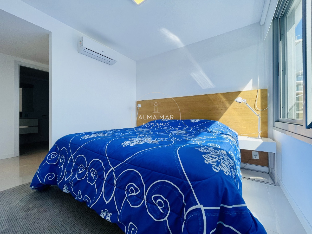 Apartamento ID.584 - Apartamento de 2 Dormitorios en Venta a metros de playa Brava, Punta del Este