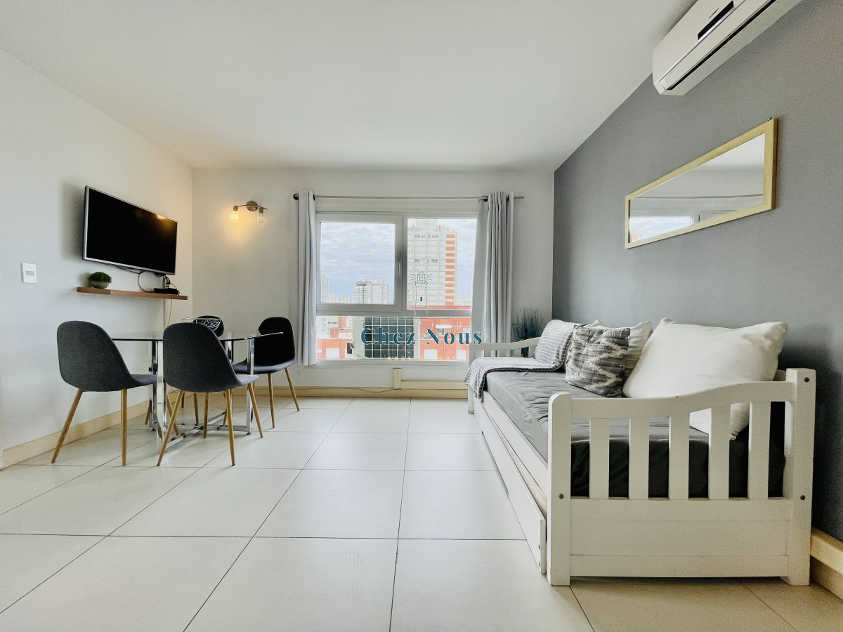 Apartamento ID.1968 - Venta de apartamento de 1 Dormitorio en el corazón de la Península, Punta del Este
