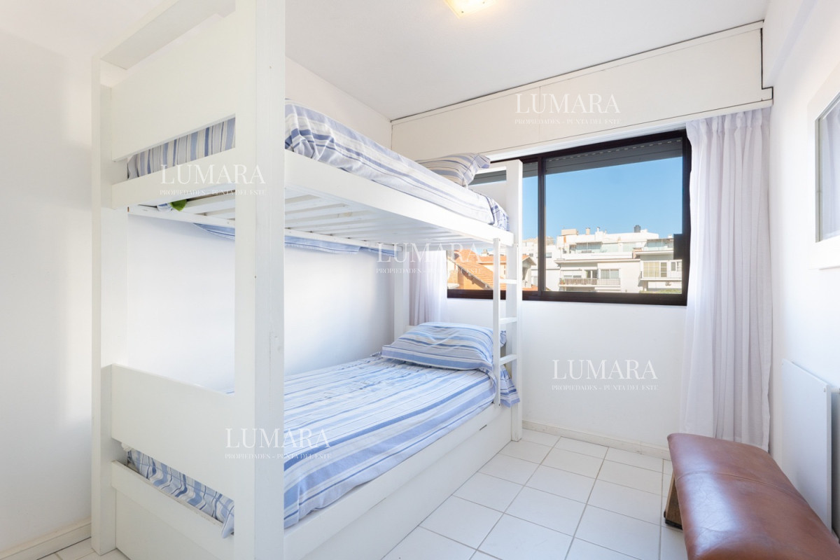 Apartamento ID.1234 - Apartamento de 2 Dormitorios frente al Mar, en Venta, Península de Punta del Este