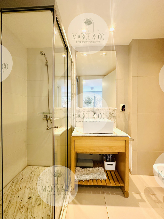 Apartamento ID.1431 - Venta OPORTUNIDAD de exclusivo departamento de tres dormitorios y Parrillero en Punta Ballena