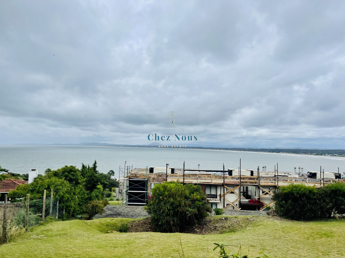 Apartamento ID.508 - Venta de apartamento de dos dormitorios con parrillero en complejo privado de Punta Ballena