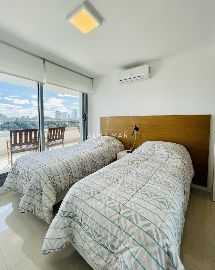 Apartamento ID.584 - Apartamento de 2 Dormitorios en Venta a metros de playa Brava, Punta del Este