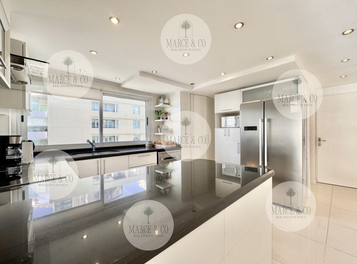 Apartamento ID.2224 - Apartamento de 6 Dormitorios Frente al Puerto de Punta del Este