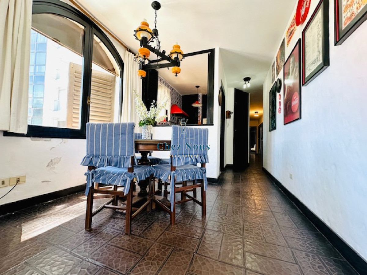 Apartamento ID.562 - Venta de apartamento de 3 dormitorios y 2 baños a metros del Mar en Playa Mansa