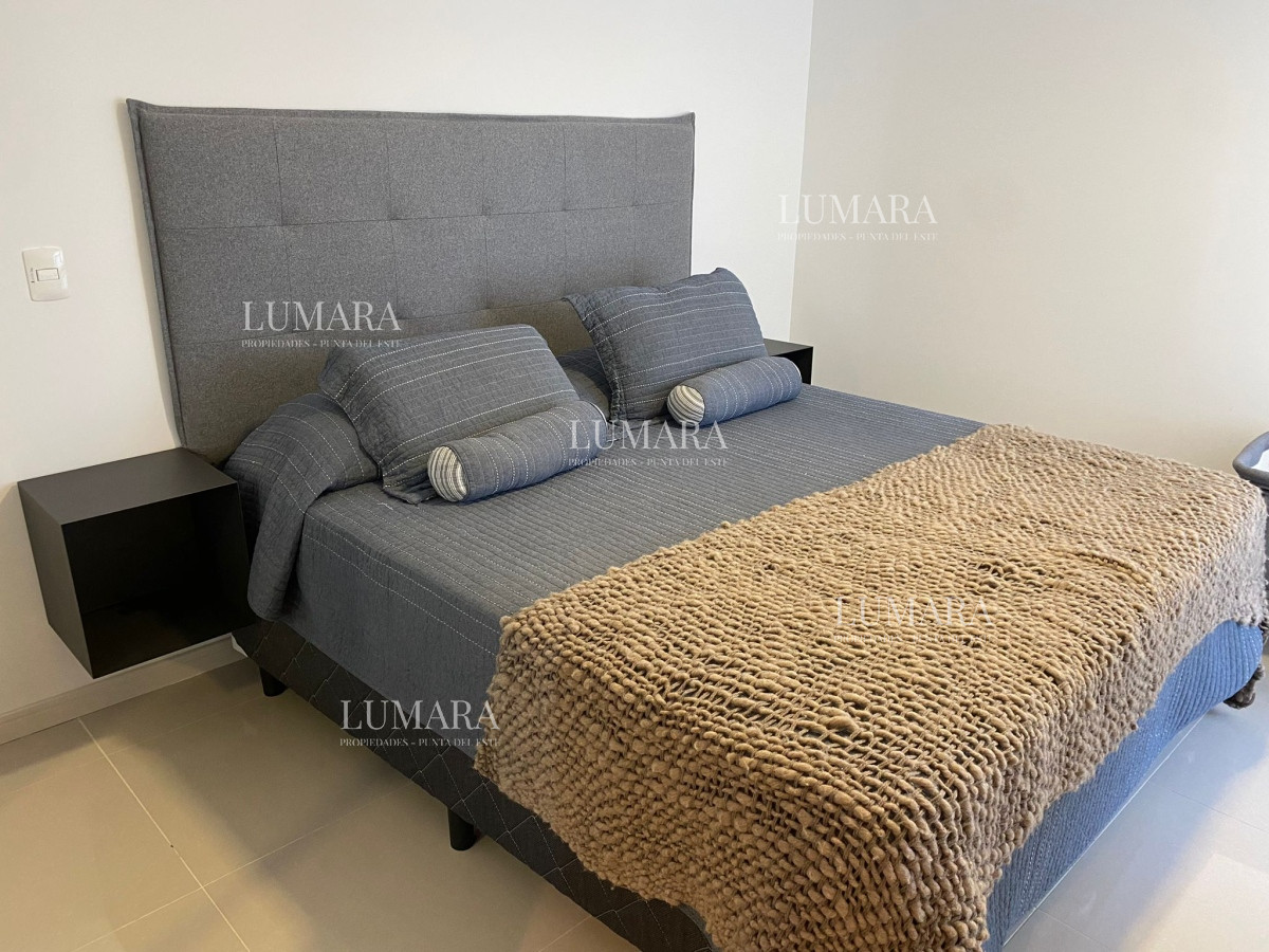 Apartamento ID.2731 - Venta de gran apartamento de 3 dormitorios con parrillero propio en Playa Brava, Punta del Este