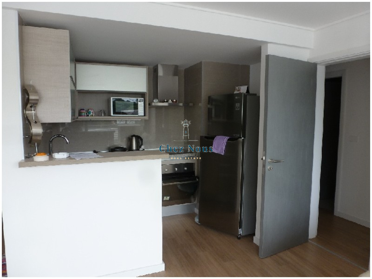 Apartamento ID.1221 - Alquiler temporal de apartamento de dos dormitorios con dos baños en Playa Mansa, Punta del Este