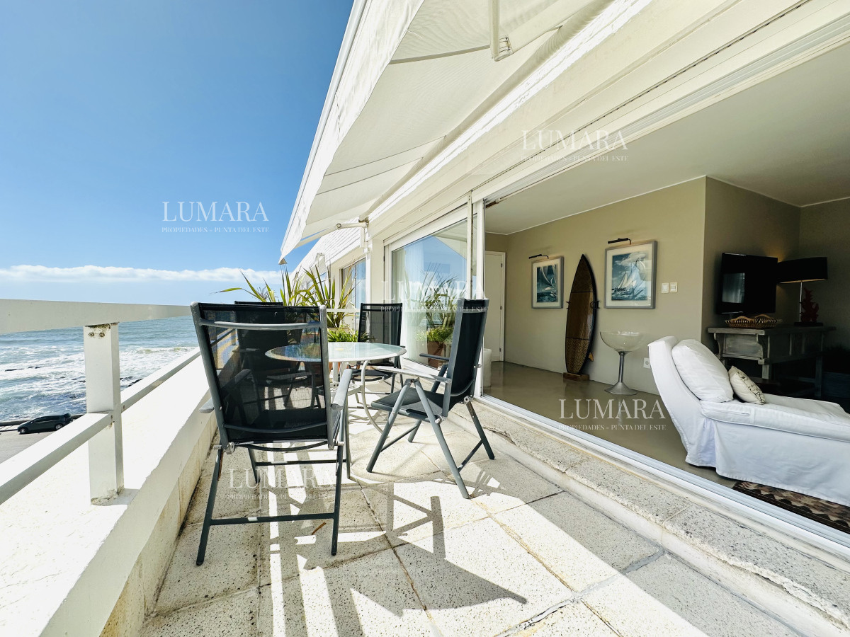 Apartamento ID.556 - Alquiler y venta de apartamento con vista al Mar en Península de 3 dormitorios más dependencia