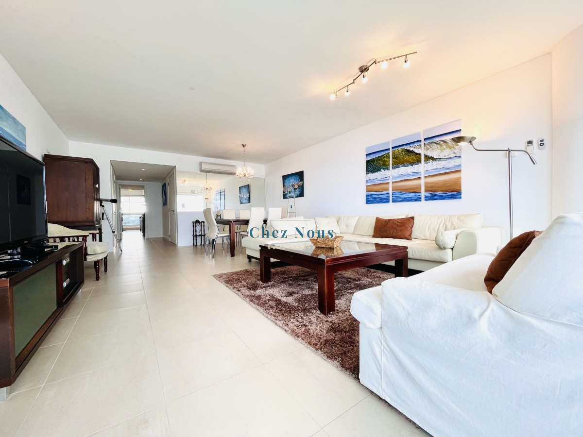 Apartamento ID.1088 - Alquiler temporario de Apartamento de 2 Dormitorios más Dependencia en Torre Le Parc, Playa Brava