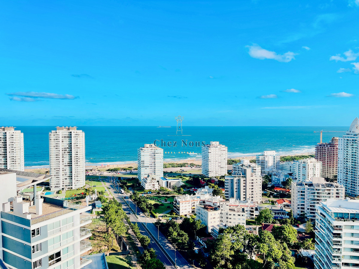 Apartamento ID.555 -  Exclusivo Penthouse de 3 Dormitorios con Vistas panorámicas a Playa Brava, en Venta
