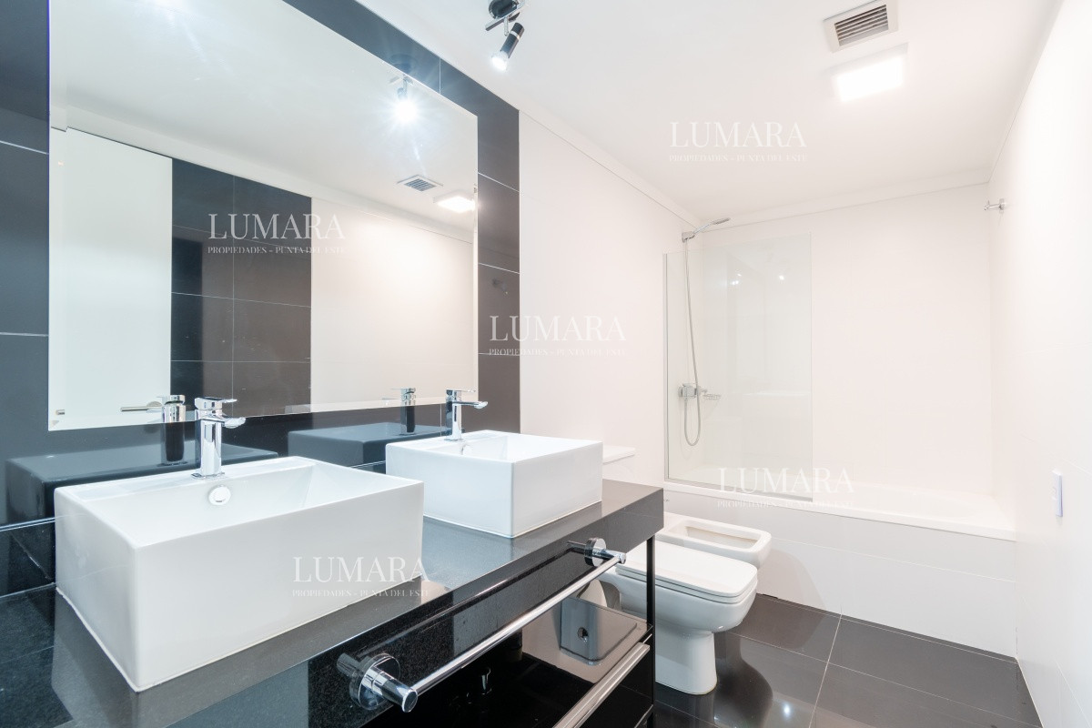 Apartamento ID.2330 - Moderno Apartamento de 3 Dormitorios en Suite, zona Hotel Enjoy, Punta del Este