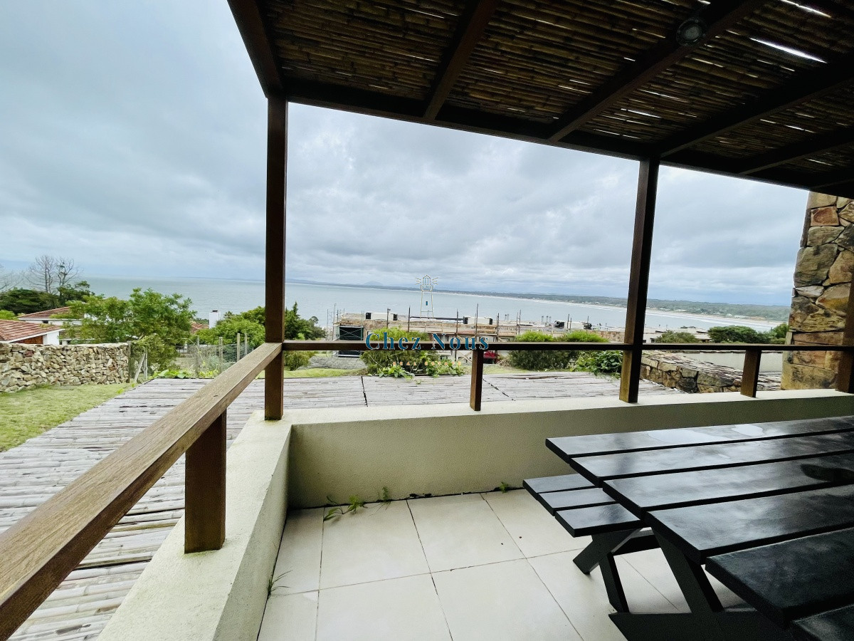 Apartamento ID.508 - Venta de apartamento de dos dormitorios con parrillero en complejo privado de Punta Ballena