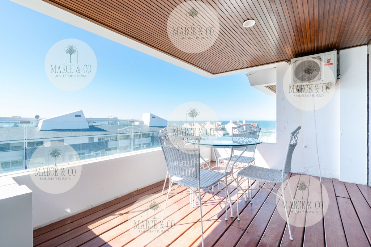 Apartamento ID.2235 - Venta y alquiler temporario de apartamento penthouse de tres dormitorios en playa Montoya