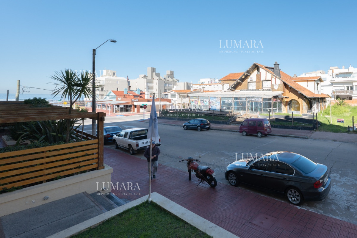 Apartamento ID.1234 - Apartamento de 2 Dormitorios frente al Mar, en Venta, Península de Punta del Este