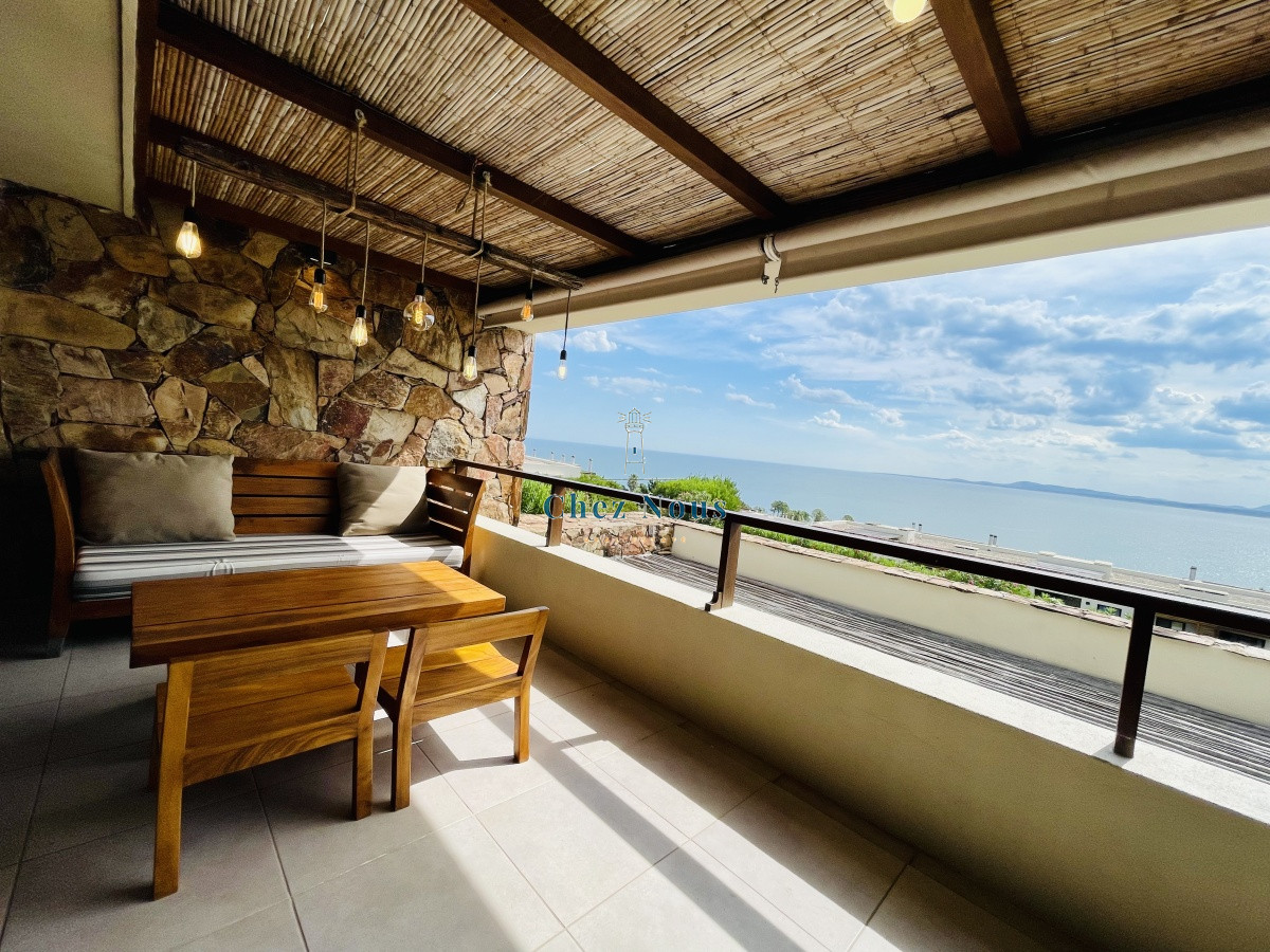 Apartamento ID.1104 - Venta y alquiler de apartamento de dos dormitorios con parrillero de uso exclusivo en Punta Ballena
