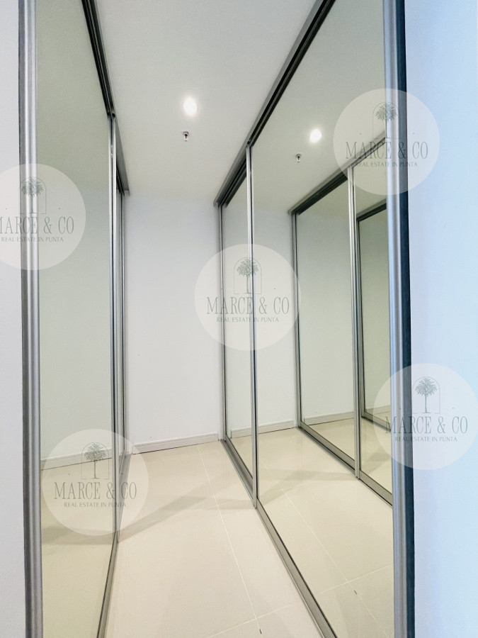 Apartamento ID.2430 - Apartamento de 2 Dormitorios y Parrillero con Vista al Mar en Playa Brava, Look Tower