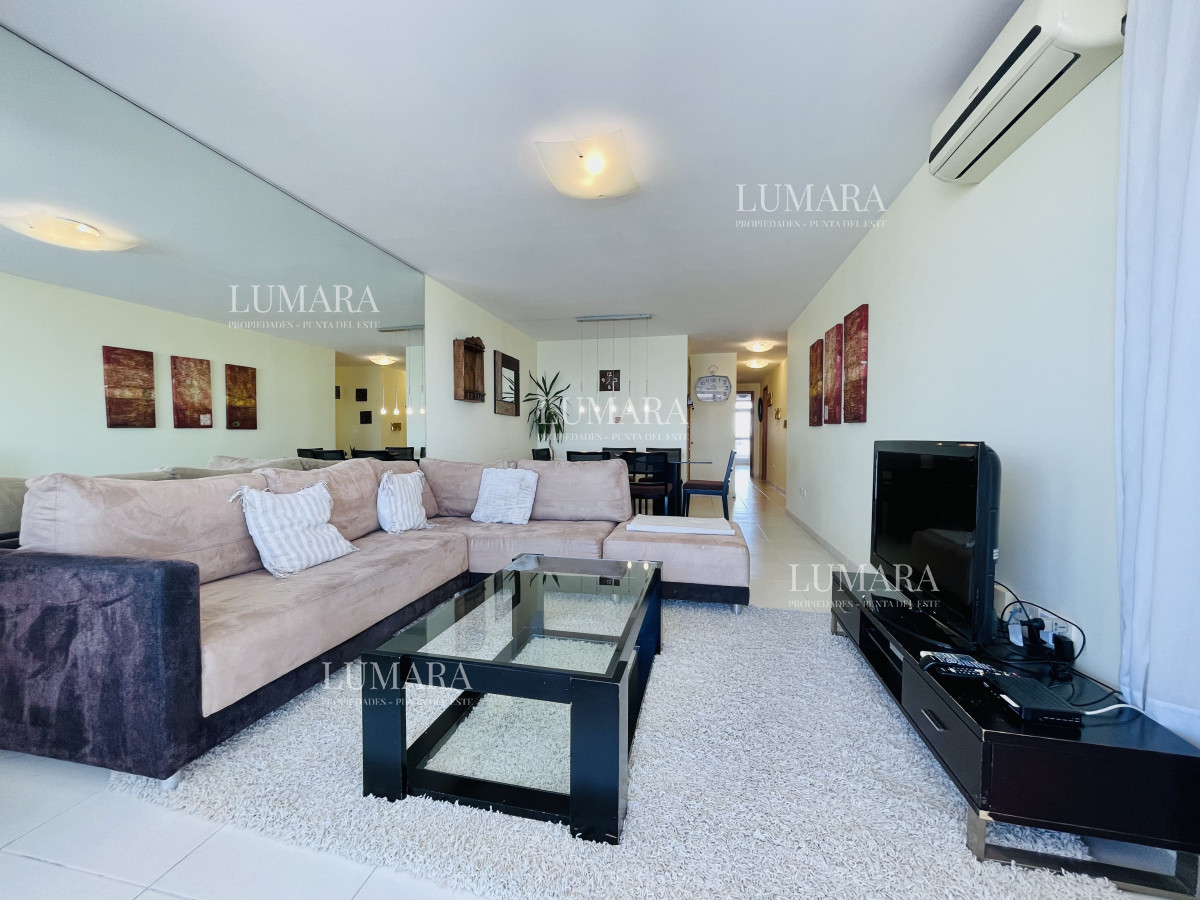 Apartamento ID.509 - Excelente Apartamento de 2 Dormitorios con Vista al Mar, Playa Mansa