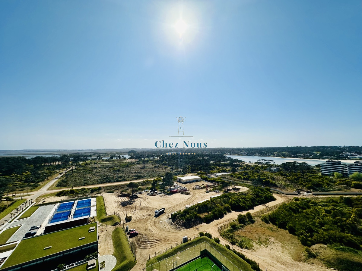 Apartamento ID.965 - Moderno Apartamento de 1 Dormitorio en suite piso alto en Venta de Torre Surfside Village, Punta del Este