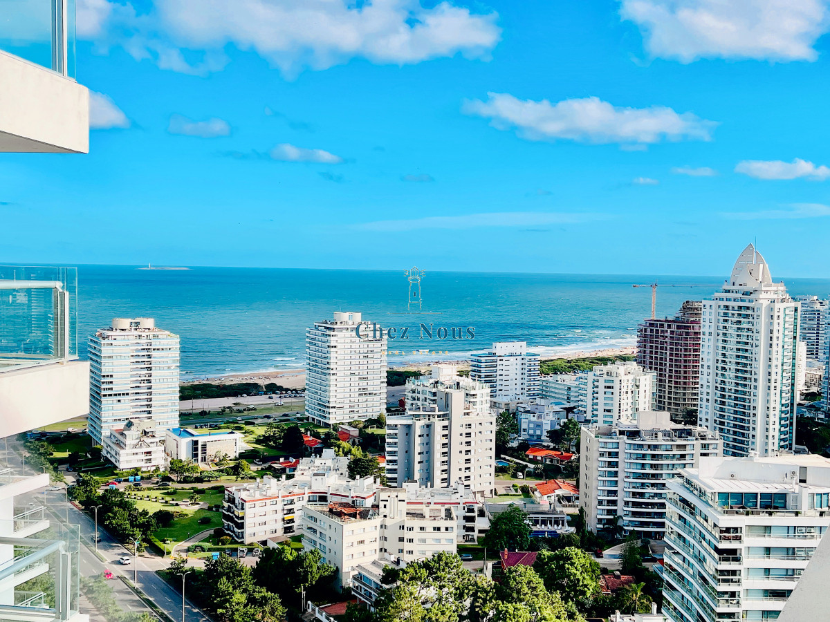 Apartamento ID.555 -  Exclusivo Penthouse de 3 Dormitorios con Vistas panorámicas a Playa Brava, en Venta