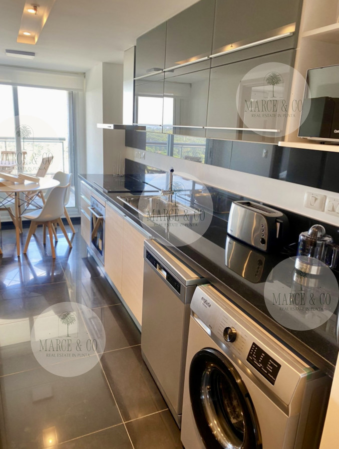 Apartamento ID.2548 - Alquiler temporal de apartamento piso alto de 2 dormitorios más servicio en playa brava 