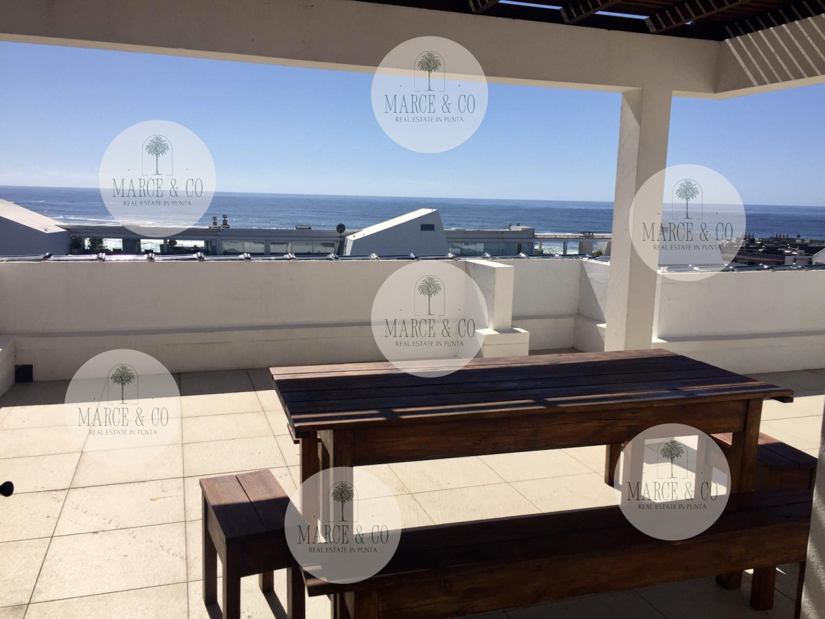 Apartamento ID.2235 - Venta y alquiler temporario de apartamento penthouse de tres dormitorios en playa Montoya