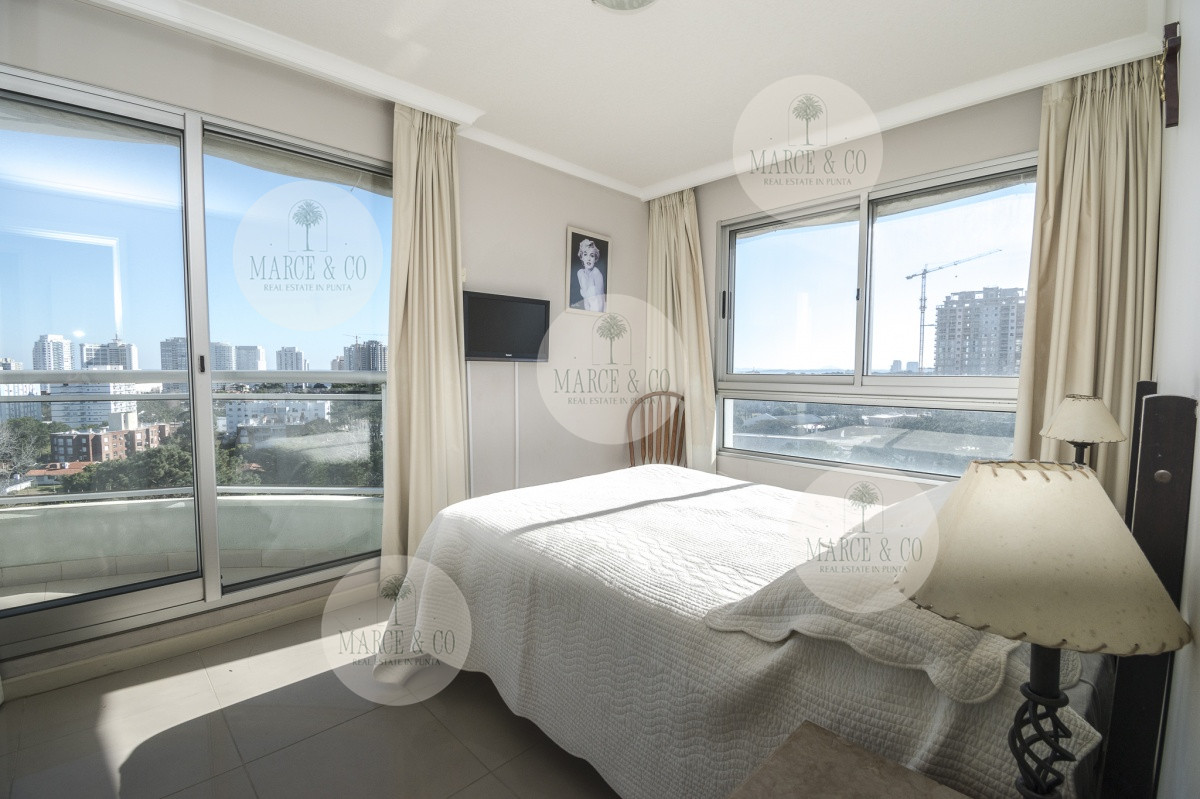 Apartamento ID.2126 - Oportunidad en Venta! Apartamento de 2 Dormitorios en Ocean Drive, Punta del Este