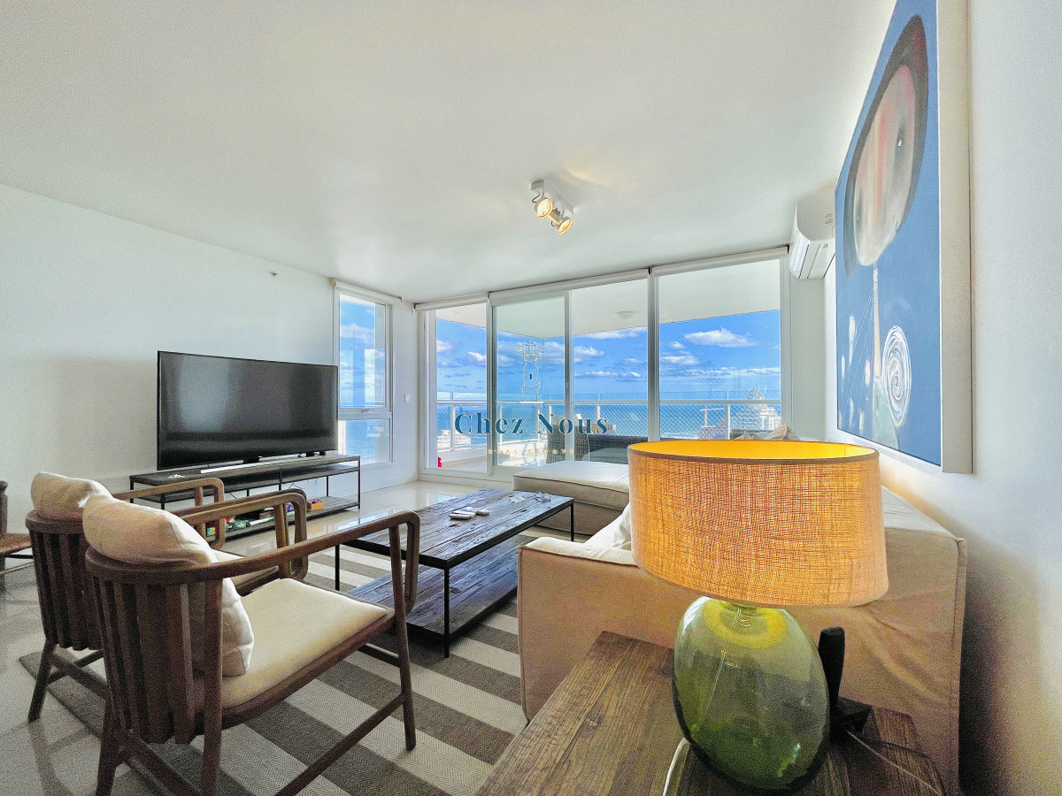 Apartamento ID.555 -  Exclusivo Penthouse de 3 Dormitorios con Vistas panorámicas a Playa Brava, en Venta