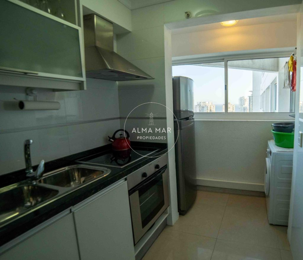 Apartamento ID.868 - Moderno Apartamento de 2 Dormitorios en Venta, Playa Mansa 