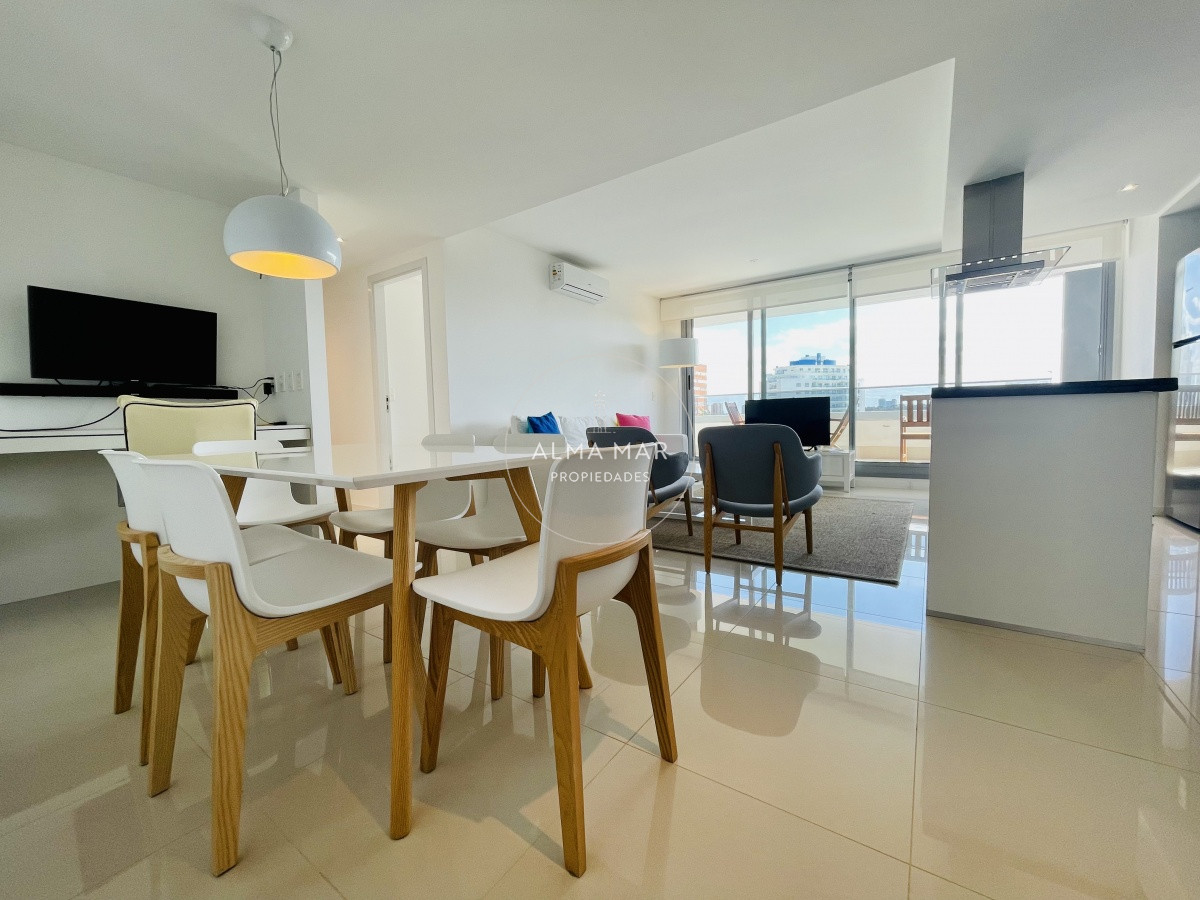 Apartamento ID.584 - Apartamento de 2 Dormitorios en Venta a metros de playa Brava, Punta del Este