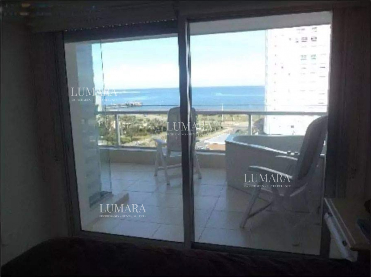 Apartamento ID.3342 - Apartamento de 2 Dormitorios a metros del mar y torre moderna, playa Mansa, Punta del Este