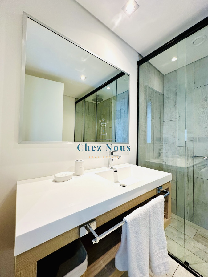 Apartamento ID.965 - Moderno Apartamento de 1 Dormitorio en suite piso alto en Venta de Torre Surfside Village, Punta del Este