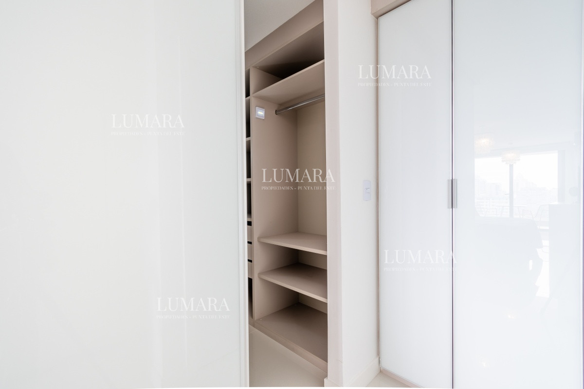 Apartamento ID.2330 - Moderno Apartamento de 3 Dormitorios en Suite, zona Hotel Enjoy, Punta del Este