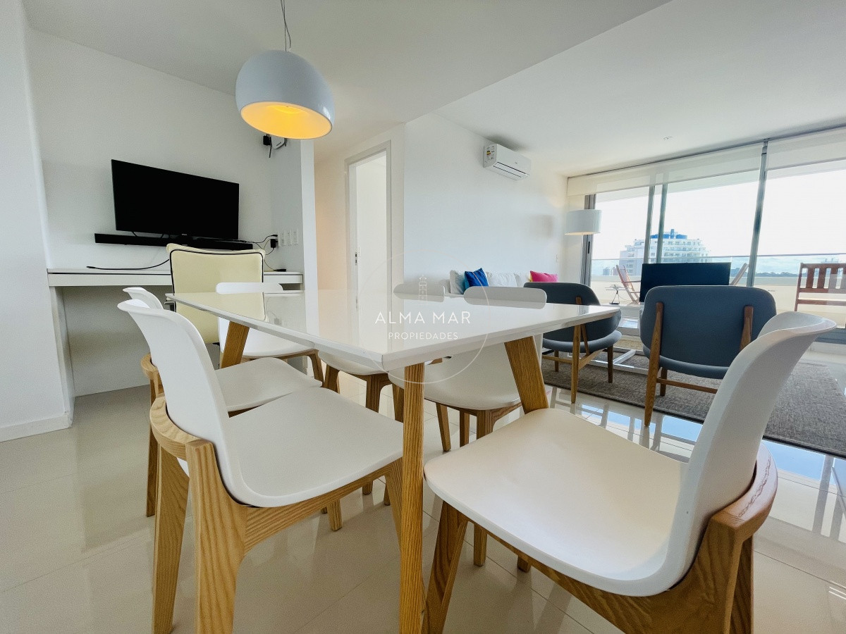 Apartamento ID.584 - Apartamento de 2 Dormitorios en Venta a metros de playa Brava, Punta del Este