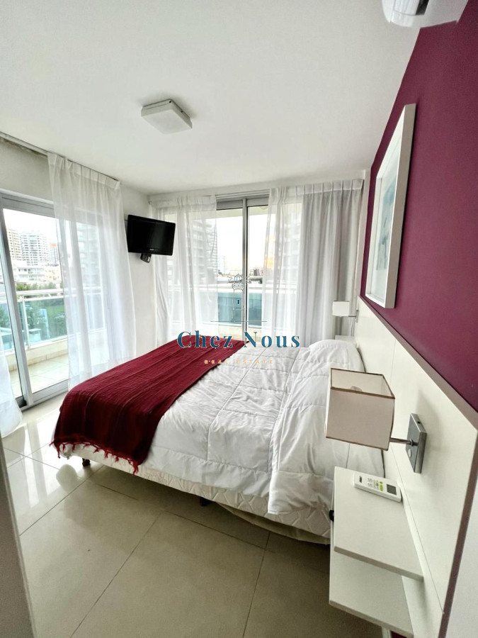 Apartamento ID.578 - Apartamento de 1 Dormitorio en Torre con Servicios, Cerca del Mar - Alquiler Anual, Punta del Este
