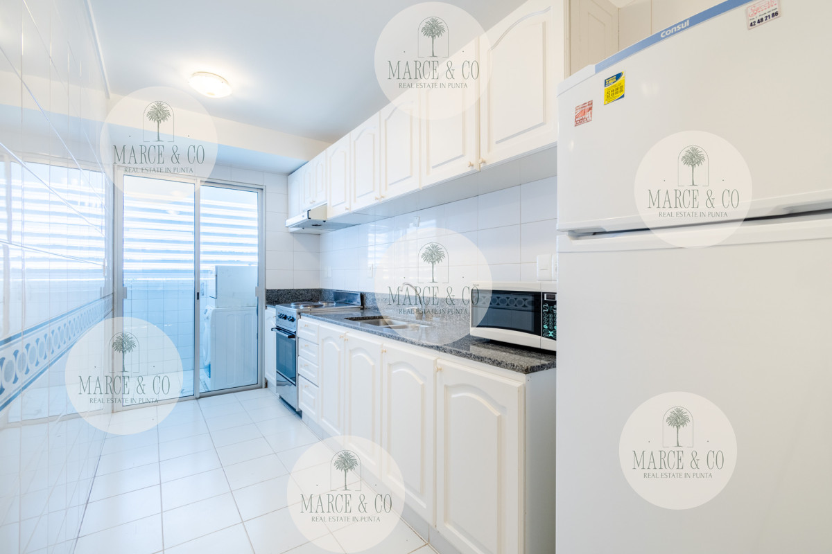Apartamento ID.2235 - Venta y alquiler temporario de apartamento penthouse de tres dormitorios en playa Montoya