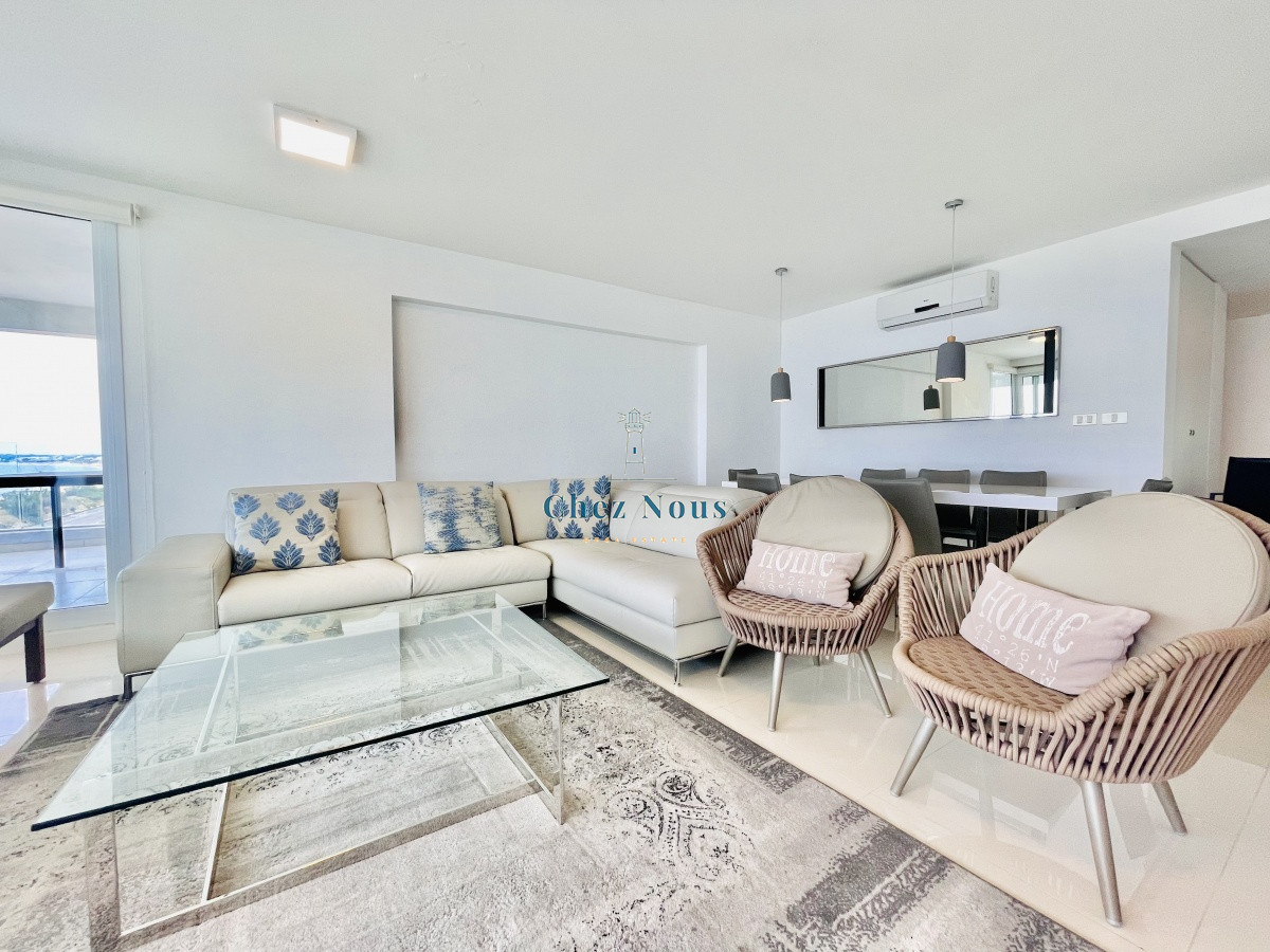 Apartamento ID.1023 - Apartamento de 3 Dormitorios y Parrillero Frente al Mar, Playa Mansa