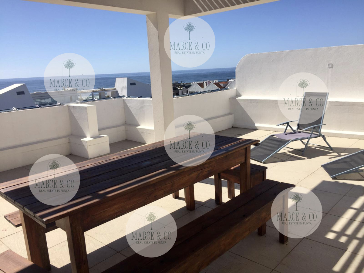 Apartamento ID.2235 - Venta y alquiler temporario de apartamento penthouse de tres dormitorios en playa Montoya