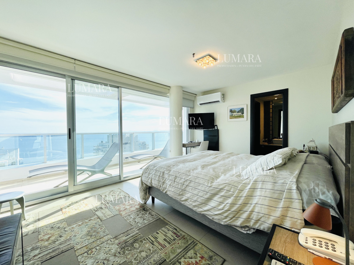 Apartamento ID.1619 - Venta de Excelente Penthouse de 2 Dormitorios y Parrillero con vistas a Playa Mansa, Punta del Este