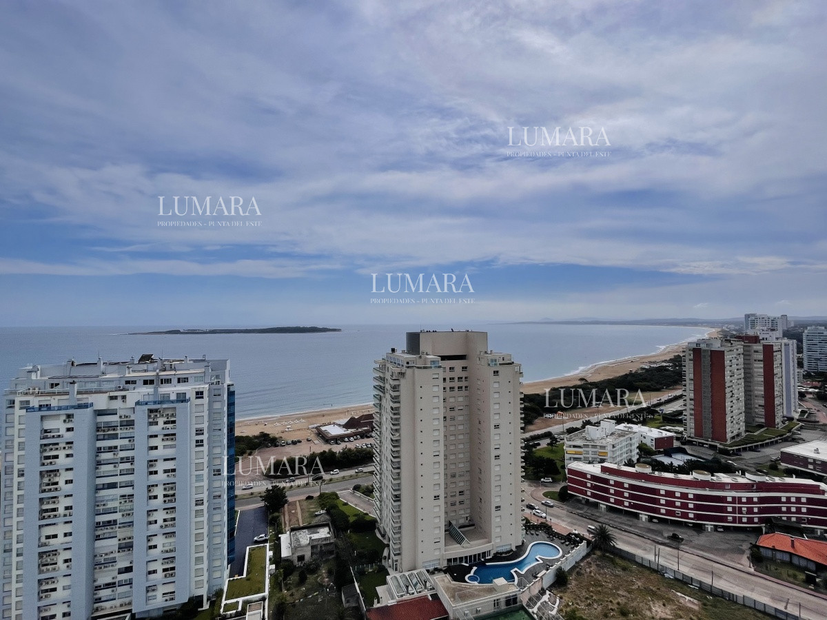 Apartamento ID.1619 - Venta de Excelente Penthouse de 2 Dormitorios y Parrillero con vistas a Playa Mansa, Punta del Este