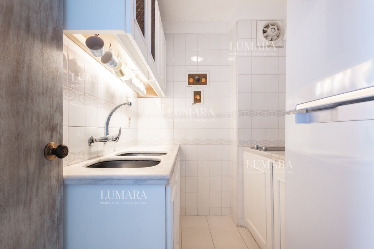 Apartamento ID.1234 - Apartamento de 2 Dormitorios frente al Mar, en Venta, Península de Punta del Este