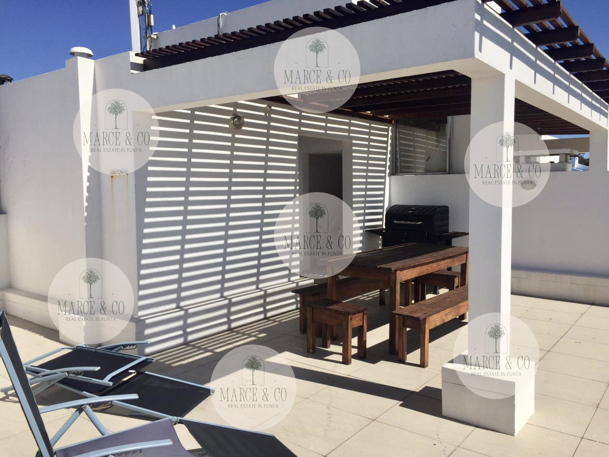 Apartamento ID.2235 - Venta y alquiler temporario de apartamento penthouse de tres dormitorios en playa Montoya