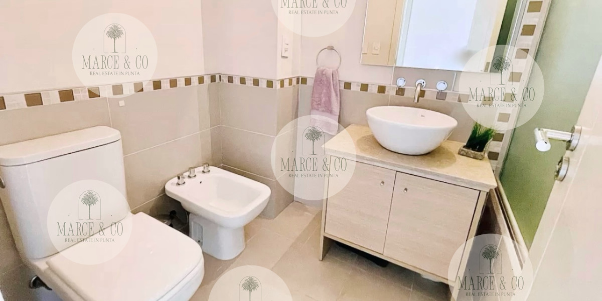 Apartamento ID.2321 - Apartamento de 3 Dormitorios en Venta, Ocean Drive Punta del Este