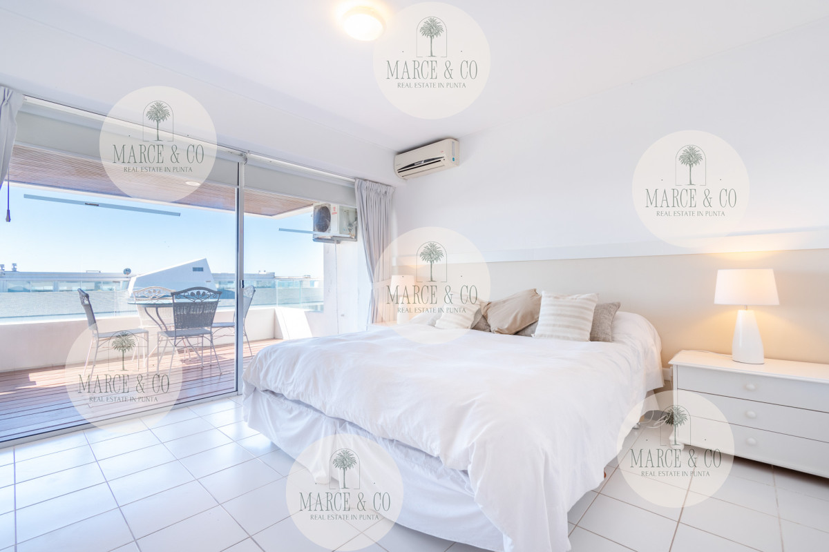 Apartamento ID.2235 - Venta y alquiler temporario de apartamento penthouse de tres dormitorios en playa Montoya