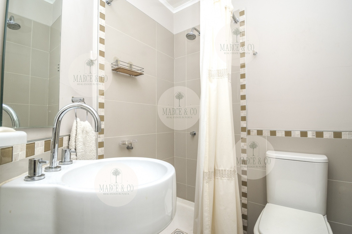 Apartamento ID.2126 - Oportunidad en Venta! Apartamento de 2 Dormitorios en Ocean Drive, Punta del Este