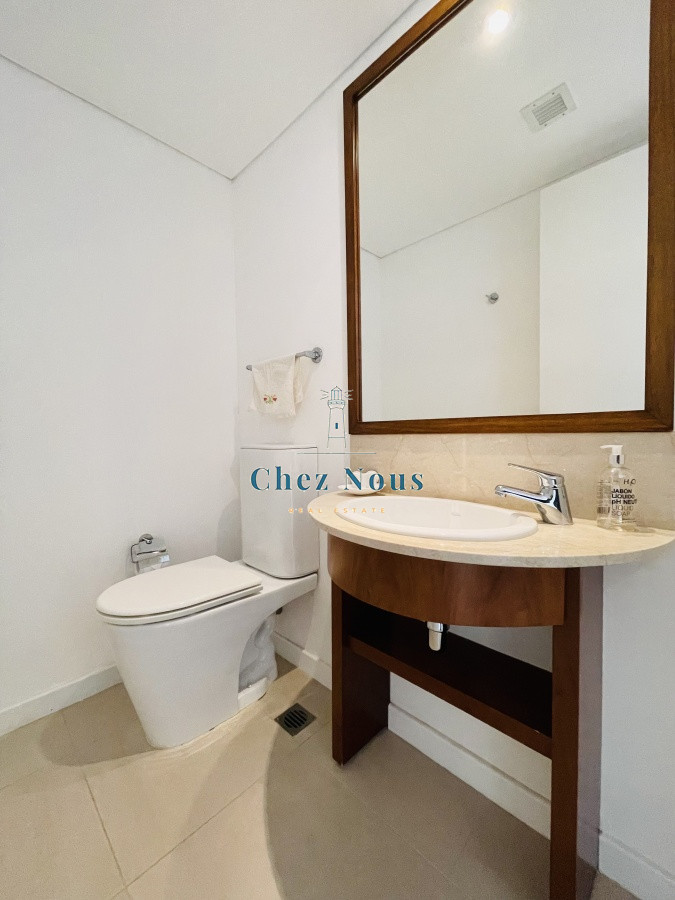 Apartamento ID.1088 - Alquiler temporario de Apartamento de 2 Dormitorios más Dependencia en Torre Le Parc, Playa Brava