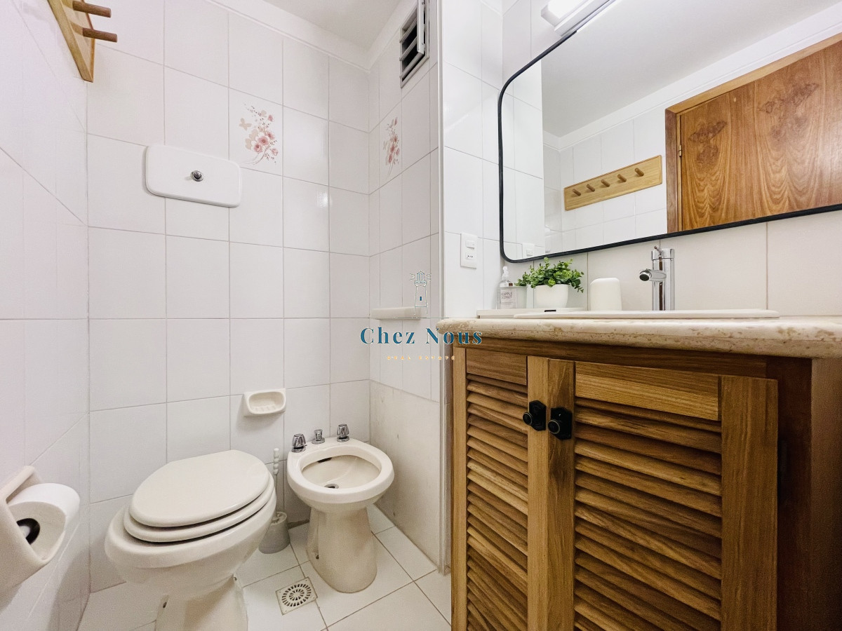 Apartamento ID.878 - Apartamento de 2 Dormitorios en playa El Emir, Punta del Este - Venta y Alquiler de Verano