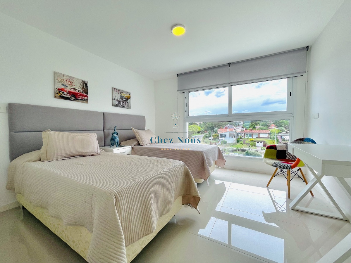 Apartamento ID.1023 - Apartamento de 3 Dormitorios y Parrillero Frente al Mar, Playa Mansa