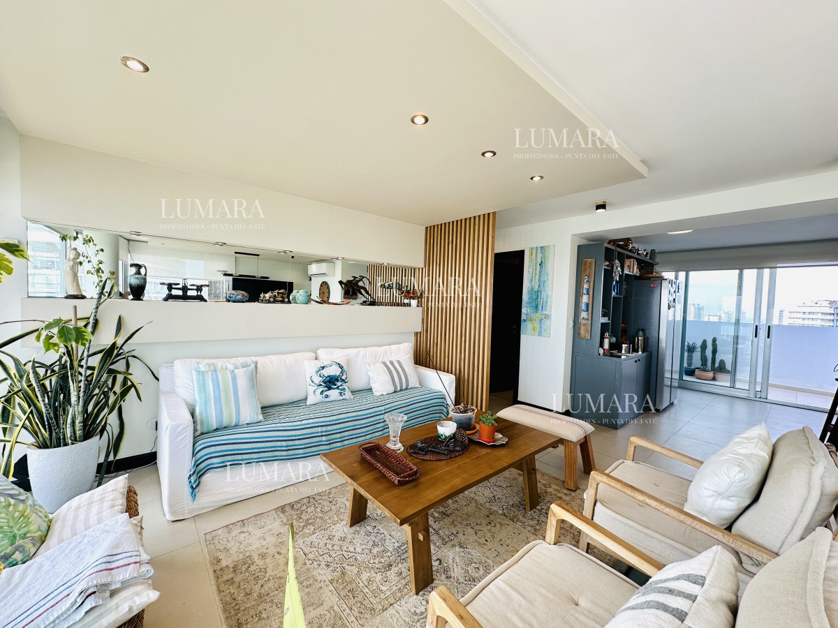 Apartamento ID.1619 - Venta de Excelente Penthouse de 2 Dormitorios y Parrillero con vistas a Playa Mansa, Punta del Este