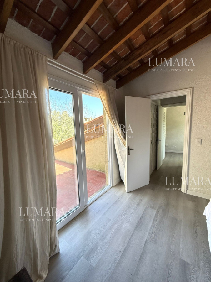 Apartamento ID.3146 - Alquiler anual o invernal de apartamento dúplex con parrillero propio en Rincón del Indio